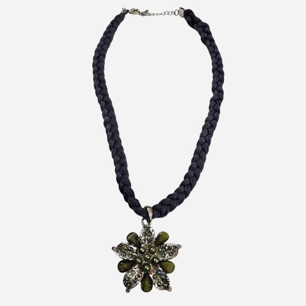 Vintage braided necklace with Floral Pendant, y2k